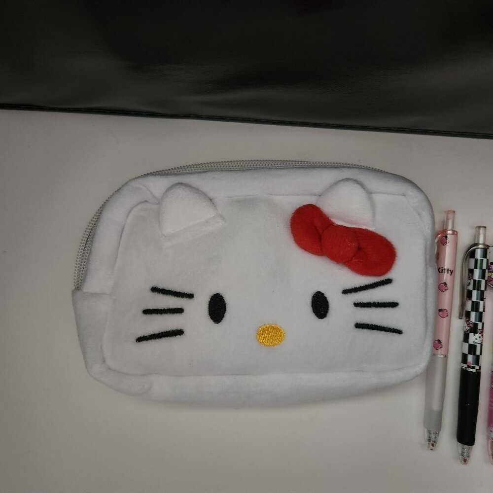 Hello kitty bundle - Picture 2 of 4